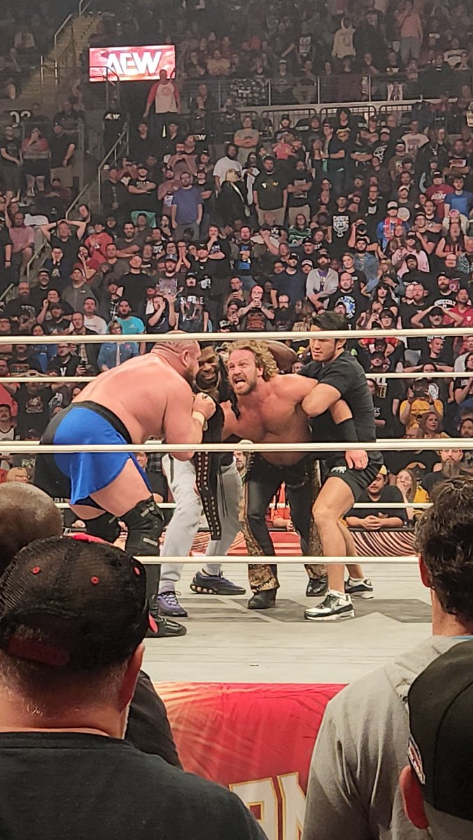 JKnowledge90's tweet image. The opps are assholes 
#AEWWrestleDream #aew