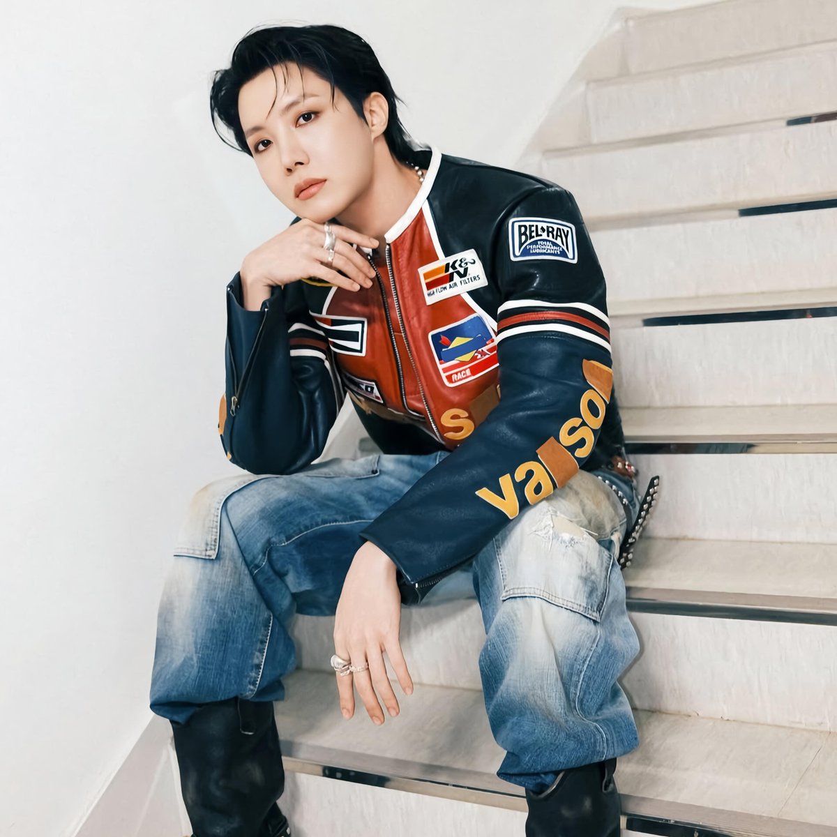I vote #Jhope for #2025MAMAVOTE