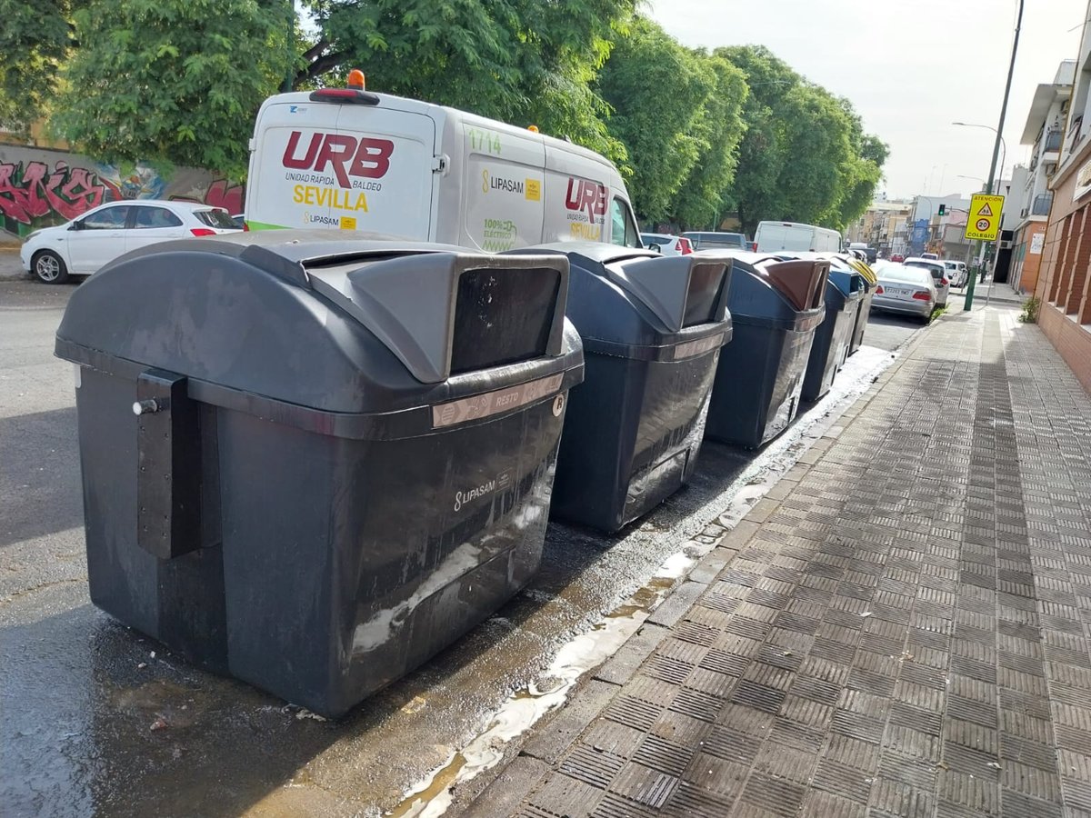 En Lipasam trabajamos para que puedas hacer el mejor uso de los contenedores 🫧👍

Recuerda:  
🌆 Cuando cae el sol… ¡es hora de sacar los residuos orgánicos y los de resto! 🌙
👉 a partir de las 20 h

#cuidemosSevilla