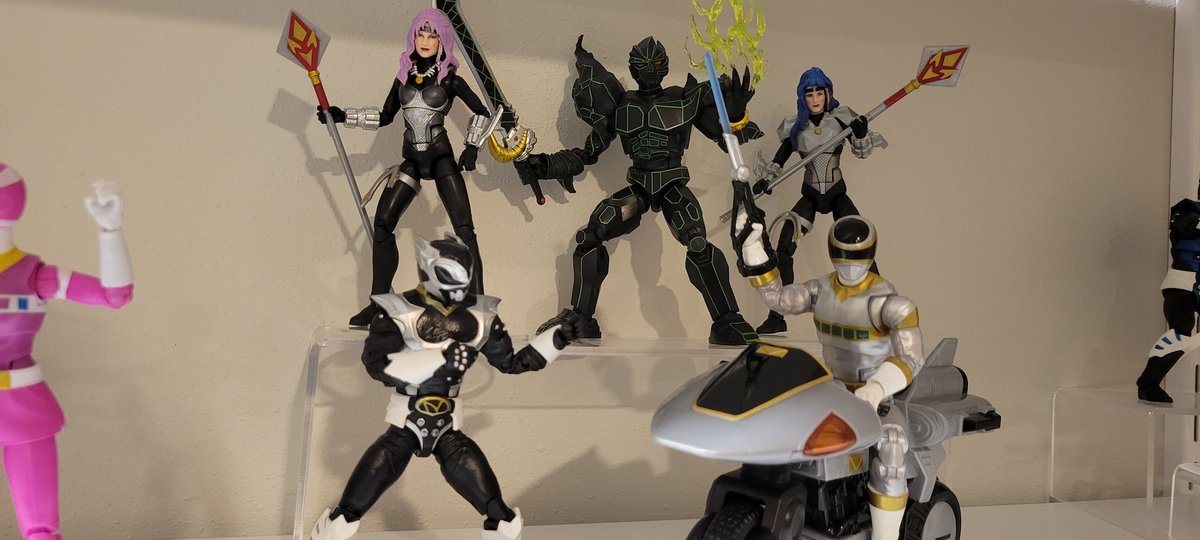 BriansToyTweets's tweet image. My kids have been playing in my toy room a lot, can&apos;t blame them. Cleaned a bit and got my #PowerRangers In Space #LightningCollection figures all set up again!
Would have loved some of Astronema&apos;s foot soldiers if the line had not been discontinued.  Were they called Quantrons?