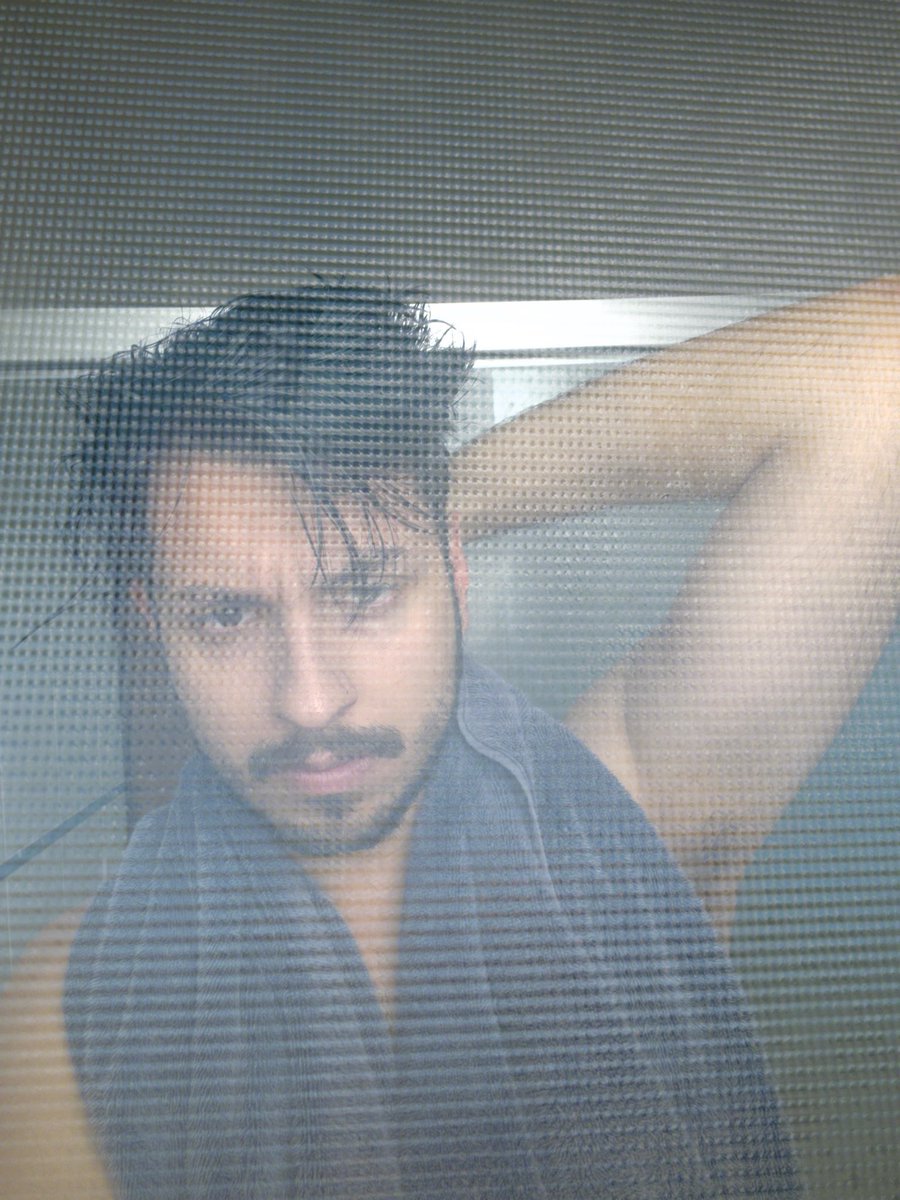 cutt1ngties's tweet image. e você, quem diria, sagrado
aMor.