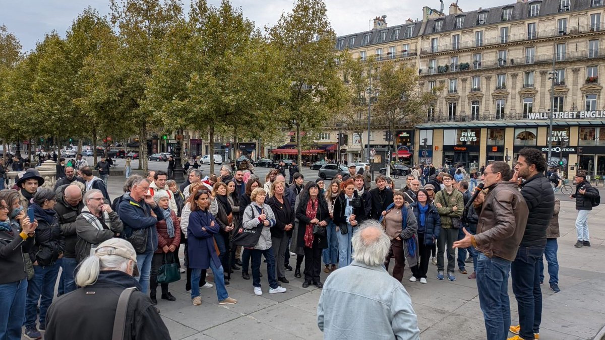Aujourd’hui, sur la place de la République, <a href="/FaycalJelil/">Fayçal JELIL</a> et <a href="/wargonm/">Mathias Wargon</a> ont lancé un mouvement qui a pour objectif de défendre les valeurs républicaines, peu importe le bord politique 🇫🇷
—
Notre citoyenneté française nous apporte un cadre commun dans lequel nous pouvons tous être