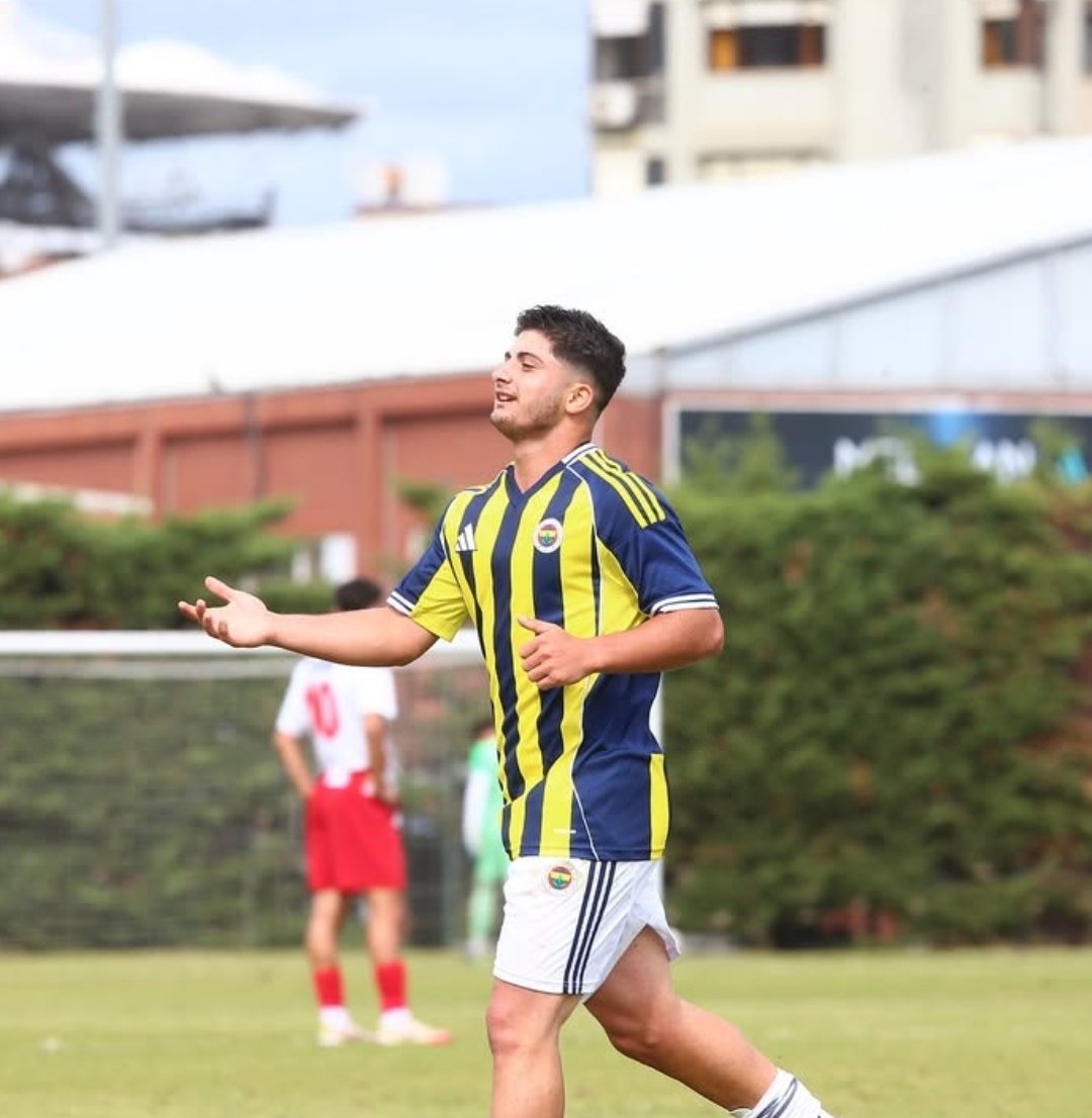 U19 Paf Liginde Yunus Azrak (2008) ⬇️

🏟️ 9 maç
⚽ 6 gol
🎯 8 asist