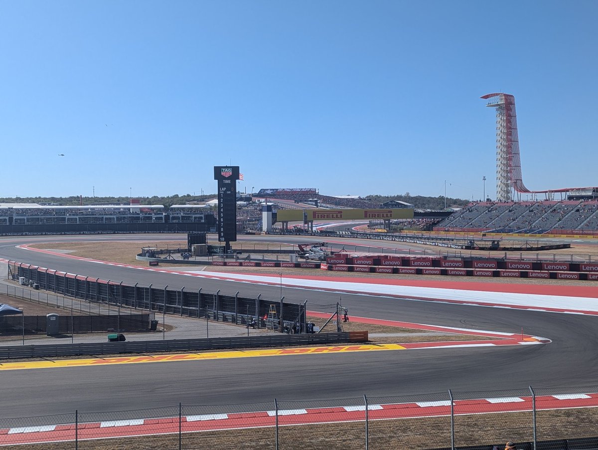 alexclemm's tweet photo. @COTA why does #COTA not make use of the classic timing tower to show positions? Would be very helpful. https://t.co/UwQ0v8hWgU