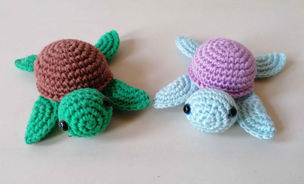 Hatte sehr viel Spaß mit der Auswahl der Farben für die ganzen Schildkröten ❤️
Wer gerne eine der beiden haben möchte, kann mir gerne eine DM schreiben ❤️
Retweets helfen mir auch sehr!
#häkeln #handarbeit #schildkröte