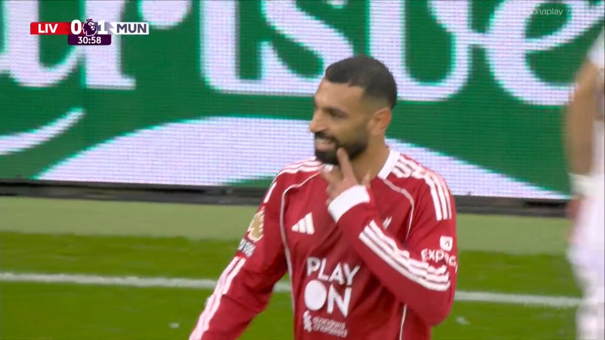 Salah has been invisible lately 
Liverpool should not have renew his contract
#LIVMUN #manutd #Salah