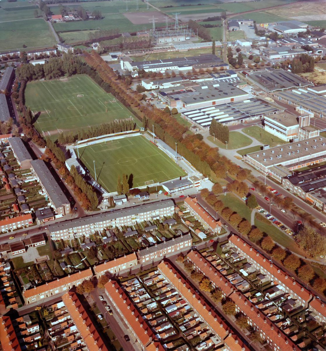 RBC was Kalsdonk. De oudste voorganger van <a href="/RBCvoetbal/">RBC</a>, Excelsior, werd in deze Roosendaalse wijk opgericht. Andere voorgangers die opgingen in de fusieclub RBC speelden er voor de oorlog al. #RBC zwierf er rond tot het uiteindelijk neerstreek op De Luiten.

Het perceel waarop