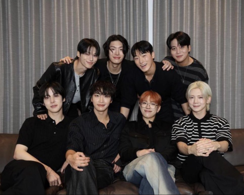 AtinyDevils's tweet image. 1 RT = 1 VOTO

I vote for #ateez on #2025MAMAVOTE