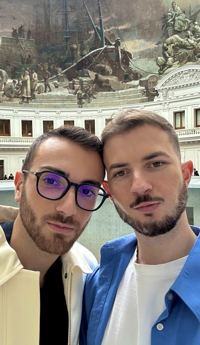 valooouh's tweet photo. On vous envoie du love 💙 #LGBTQIAAutumnAesthetic https://t.co/TlLM4xsEdu