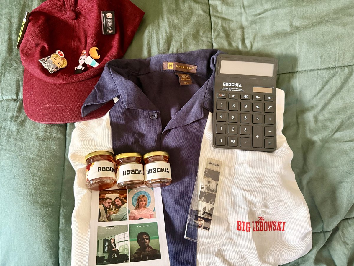 UrOysterBae's tweet photo. Baby girl’s first film screening was ✨magical✨ Thank you @UniversalPics @FocusFeatures #FocusFest #Bugonia #PromisingYoungWoman #TheBigLebowski https://t.co/VfHfVKFKCb