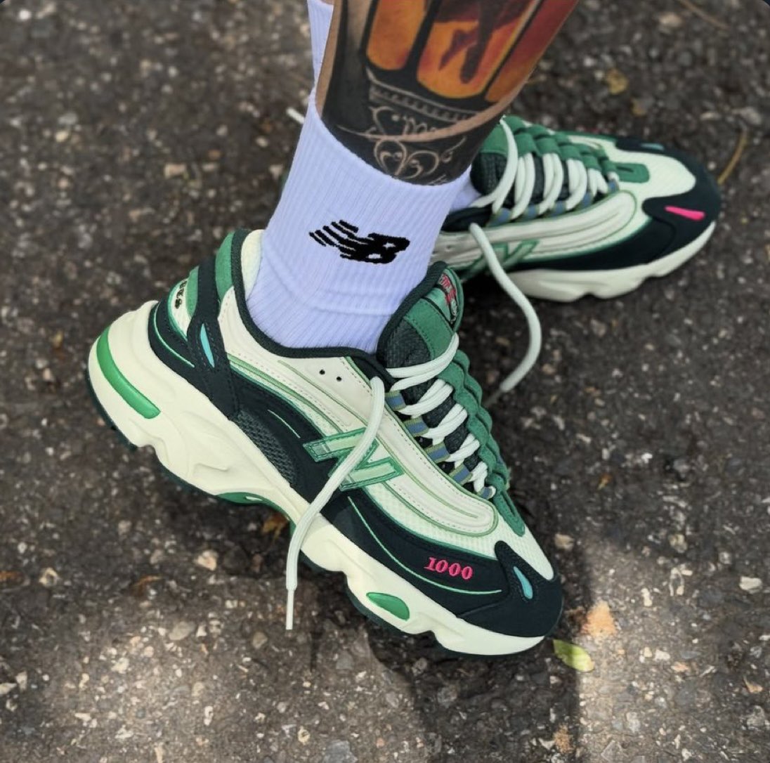 DayDreamKicks's tweet photo. New Balance 1000🌷 https://t.co/ak7uJvasal