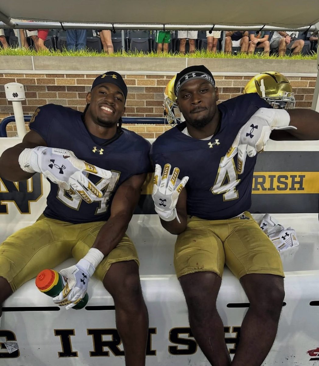 brenden_duffy's tweet image. Your favorite RBs favorite RBs.

Jeremiyah Love &amp;amp; Jadarian Price are the only set of teammates to rank within the top-40 in all-purpose ypg this season

They are both top 9.

Love averages 136.4 ypg (5th nationally) while Price adds 127.6 (9th)

Best RB Duo since …