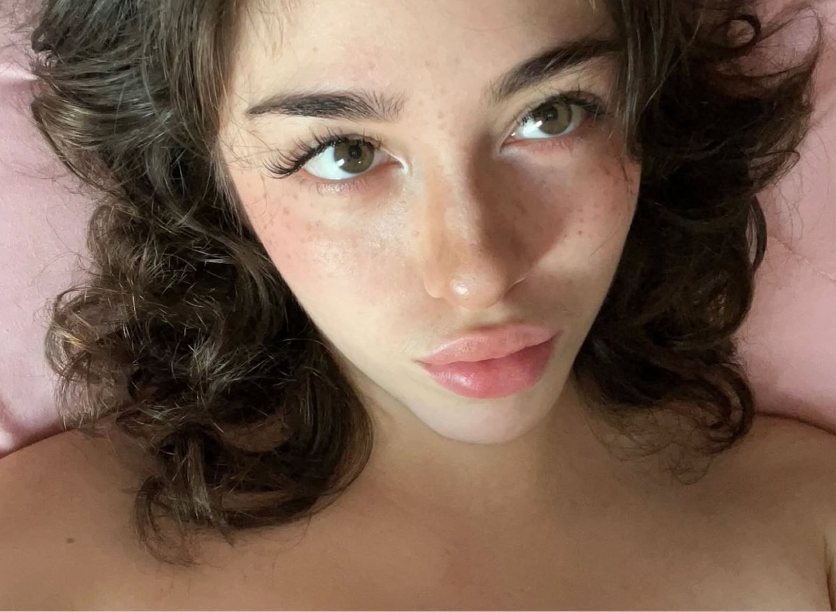 mei princess tweet media