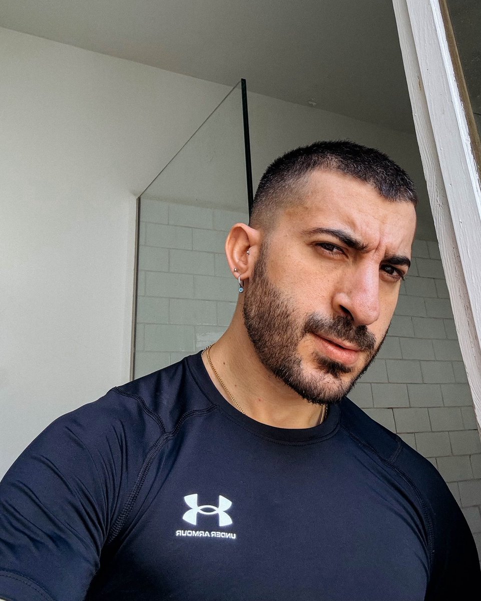 eddouardo's tweet photo. Nueva foto de perfil? https://t.co/a7et5beH3s