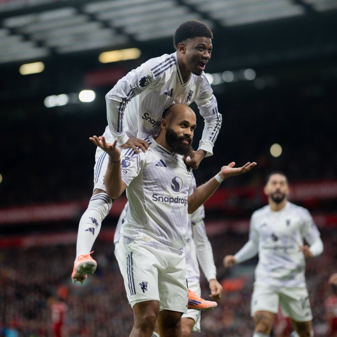 Strong 1st half for <a href="/ManUtd/">Manchester United</a> 
Looking v dangerous on counter the front 3…. dragging em across the pitch with a few short passes then switch of play creating 1v1. Amad the outlet…

Mbeumo with the early goal - Only Takes a game to announce yaself and to become a hero....a goal at