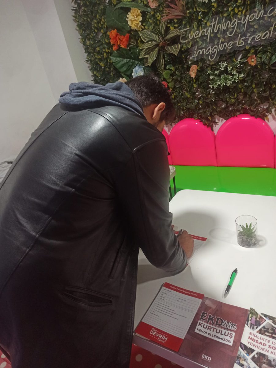 Devrim Hareketi (@devrim_hareketi) on Twitter photo Devrim Partisi Kartal kuruluş toplantısı gerçekleşti. 
Türkiye Devriminin Programı'nı ve partinin kuruluş çalışmalarını tartıştığımız toplantının ardından, Devrim Partisi Kurucular Kuruluna katılmak üzere delegeler belirlendi.
Devrim Partisi kuruluş çalışmalarına katılmak için: Devrim Partisi Kartal kuruluş toplantısı gerçekleşti. 
Türkiye Devriminin Programı'nı ve partinin kuruluş çalışmalarını tartıştığımız toplantının ardından, Devrim Partisi Kurucular Kuruluna katılmak üzere delegeler belirlendi.
Devrim Partisi kuruluş çalışmalarına katılmak için: