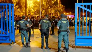 _IGC_'s tweet photo. La abogacía reconoce la labor y humanidad de la Guardia Civil en la valla de Melilla https://t.co/qAoKSJmCoZ vía @larazon_es https://t.co/FyW7twBJPO