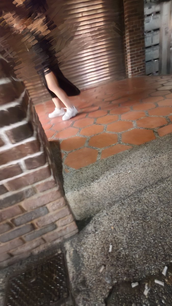 若要愛的跟舔狗一樣卑微

寧願一個人自由自在