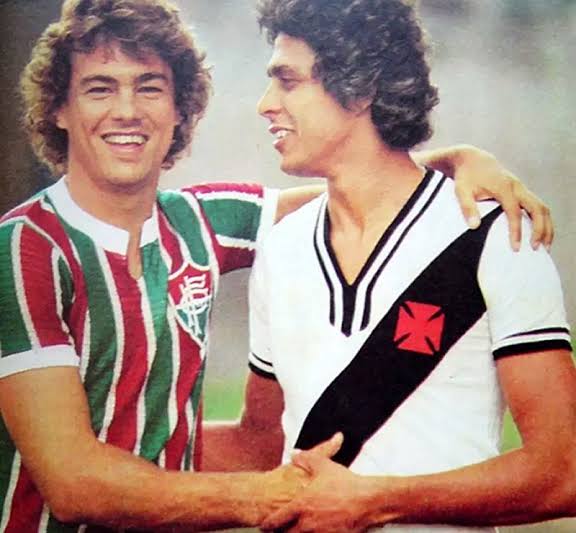 O restropecto do grande Roberto Dinamite contra o Fluminense em finais.