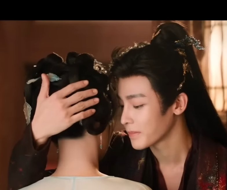 flam_evolution's tweet image. If we get the missing angles.... how come I always watch dramas then get a similar Vhope moment? Must be universe sending signs 😈