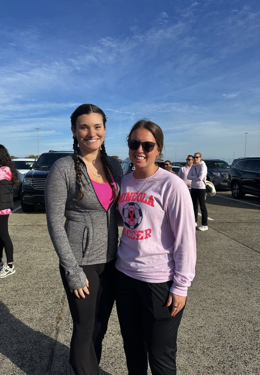 MsAnetrella's tweet image. Breast Cancer Awareness Walk with the MTA 💕 What a beautiful day surrounded by amazing people, all coming together for a great cause.
Love our community! 🩷 #BreastCancerAwareness #CommunityStrong #MTACares #MineolaProud @MsWestonteaches