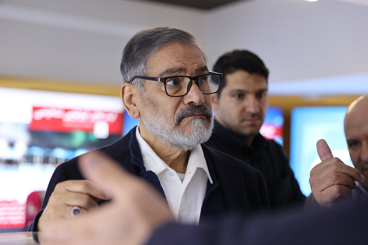 aghplt's tweet image. درباره اقدام غیراخلاقیِ انتشار فیلم عروسی فرزند شمخانی

۱. انتشار فیلم خصوصی عروسی دختر شمخانی که فروردین ۱۴۰۳ در هتل اسپیناس پالاس برگزار شد، حتما اقدام غلط و زشتی بود. این فیلم اولین بار از یک کانال تلگرامی (با گرایش براندازی) در ساعت ۲۲:۴۸ شنبه (۲۶ مهر ۱۴۰۴) انتشار یافت که عصر…