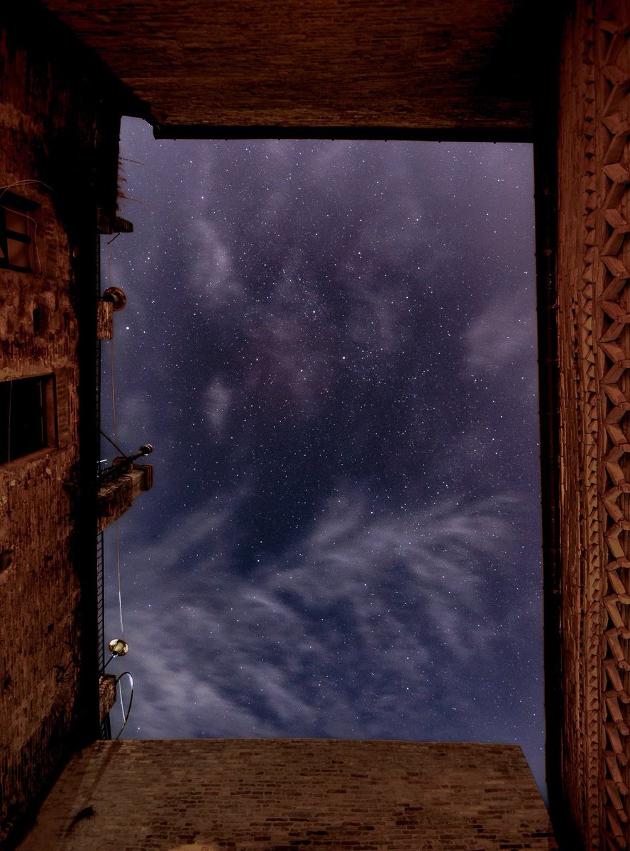 bu yıldızlı gökler ne zaman başladı dönmeye