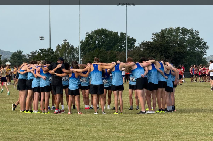wcsBHSXC's tweet photo. Phenomenal running by the Bruins at the Randolph Invitational in Huntsville.  The girls won and the boys finished 3rd, with Lauren Banovac winning the individual title! https://t.co/sP2XCm3x1H