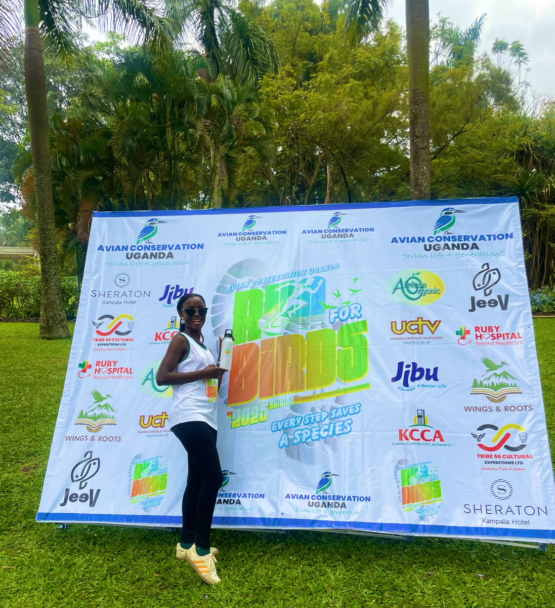 OlivielOfficial's tweet photo. In the evergreen lawns @SheratonKla ,
I proudly paid my ka 25k for a kit standing in solidarity for bird conservation π
And yes, I ran too for mind, body, and soul.
Hit three birds with one stone ππ @acus_uganda #RunForBirds
#BirdConservation #WellnessRun https://t.co/7X7MvxDu13