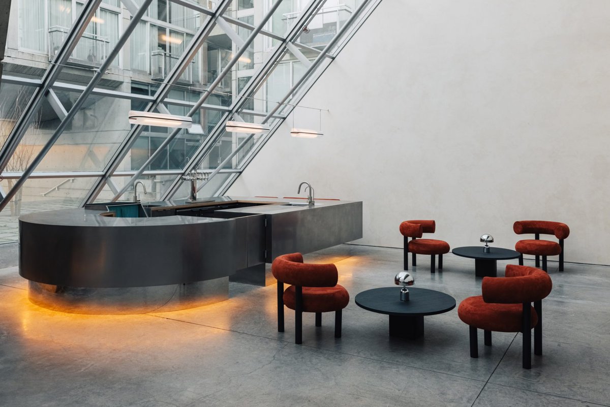SML Studio Architecture creates cafe and bar inside Vancouver's Waterfall Building: dezeen.com/2025/10/11/ell…