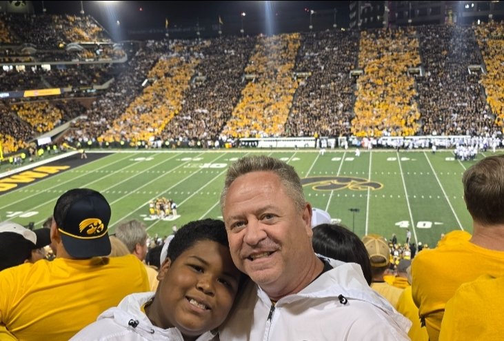 BruceDall131's tweet image. My wife and I had 4 miscarriages. I didn't think I would ever be able to share a moment like this with a son or daughter. Then, in 2015, our baby boy came to us. We named him Kinnick. I thank God for this gift. Last night was a magical night we got to experience together.