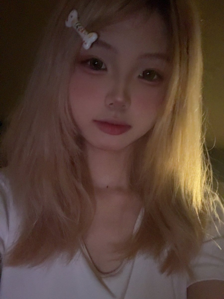 陈念然 tweet media