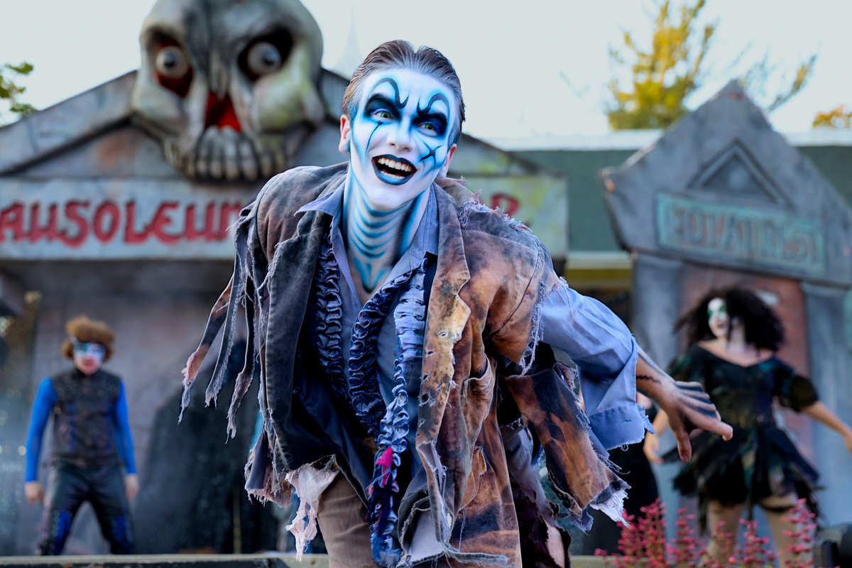 You go ghoul! #SixFlagsGreatAmerica