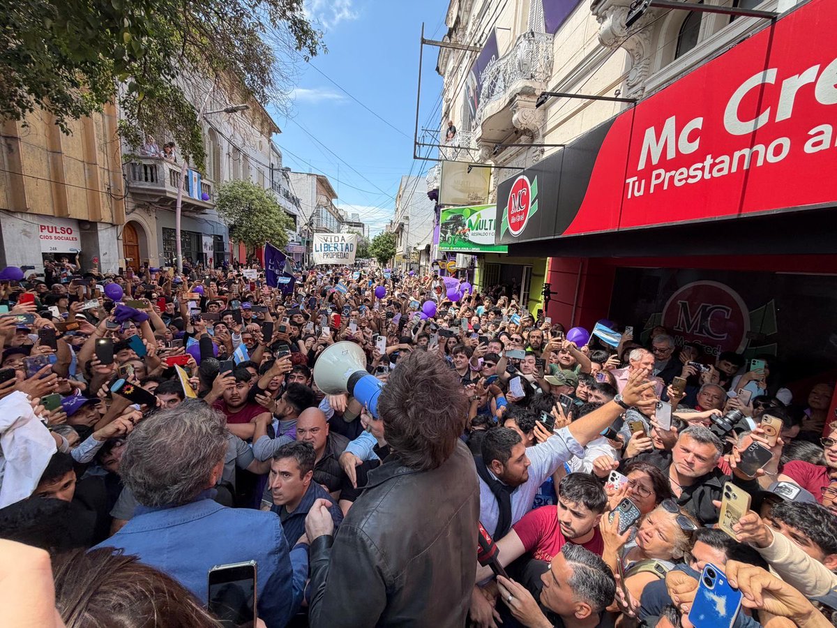 marilogau's tweet photo. @caidodelcatre2 Nos quedó chico el Depto y salimos a la calle 💪🏼 https://t.co/tPgsmAg2jX