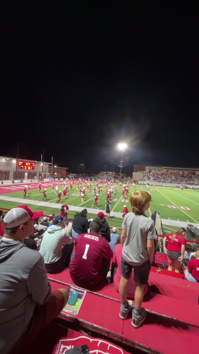 Connerrabon08's tweet photo. Got a chance to go on a game day visit @Newberry_FB. Thank you to coach Spangler and @CoachKnightNC for the opportunity! Also got to share the experience with @McCLam86! https://t.co/bIfCefWGyh