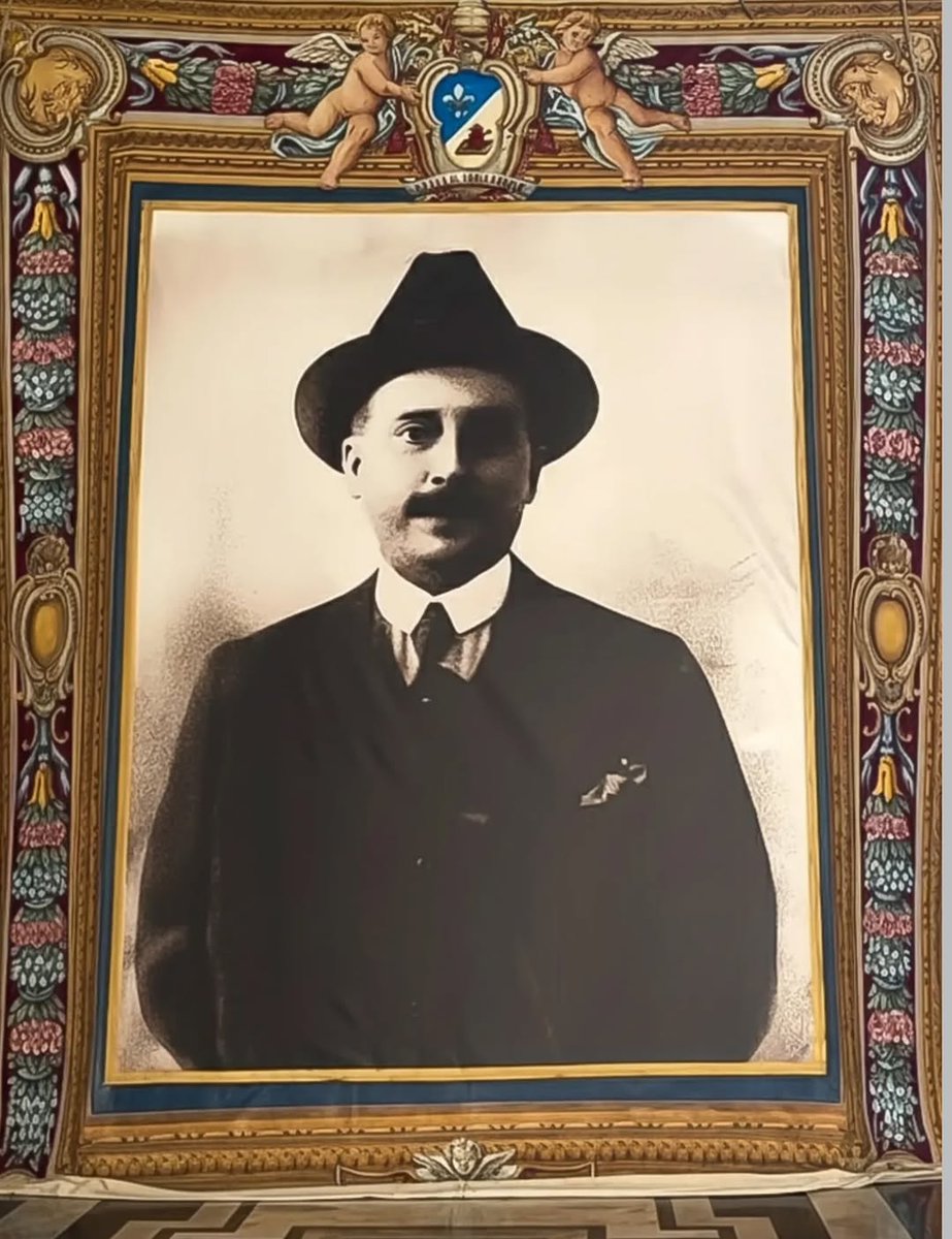 Thais Roa tweet media