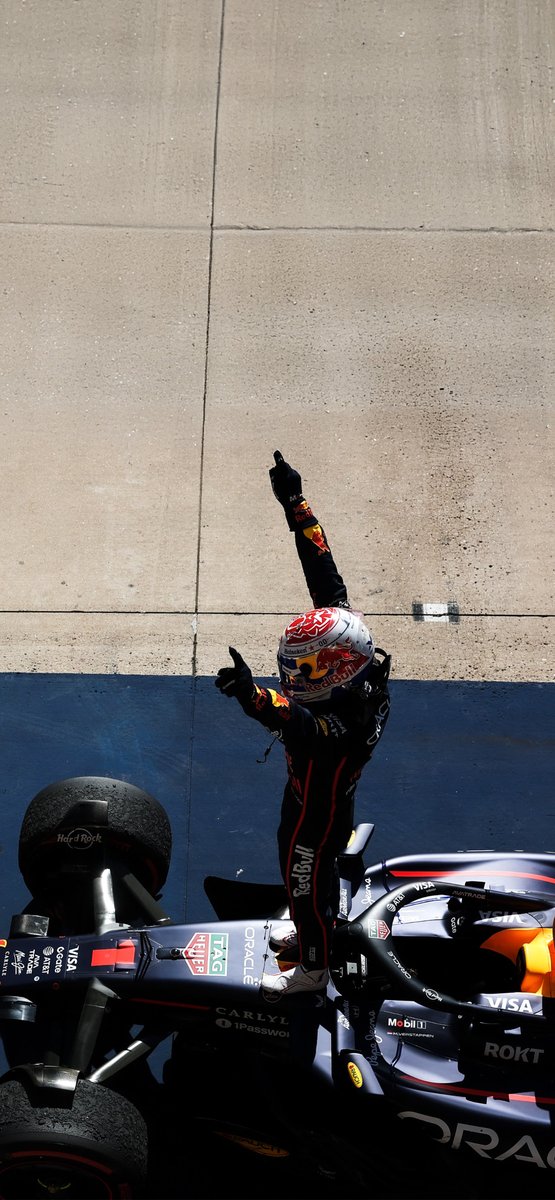 F1WallpaperHQ's tweet photo. 📱🥇 RACE WINNER WALLPAPERS 🥇📱

@Max33Verstappen | #USGP 🇺🇸 https://t.co/p68vG8epXd