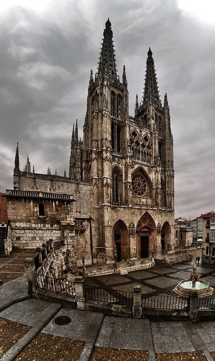 diostuitero's tweet image. Hoy es el Día Internacional de las Catedrales. ¿Cuál es tu favorita?