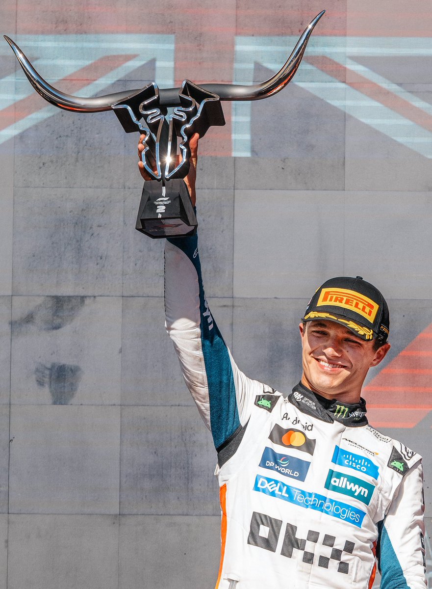 EPIC trophy 🤘

#McLaren | #USGP 🇺🇸