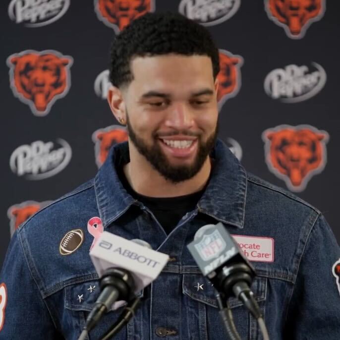 ChicagoBears's tweet image. .@CALEBcsw rockin&apos; Amy&apos;s jacket postgame 🩷