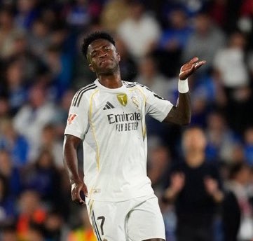 Madrid Zone (@themadridzone) on Twitter photo Vini Jr. after fans started abusing him for getting two Getafe players sent off. 😴 Vini Jr. after fans started abusing him for getting two Getafe players sent off. 😴