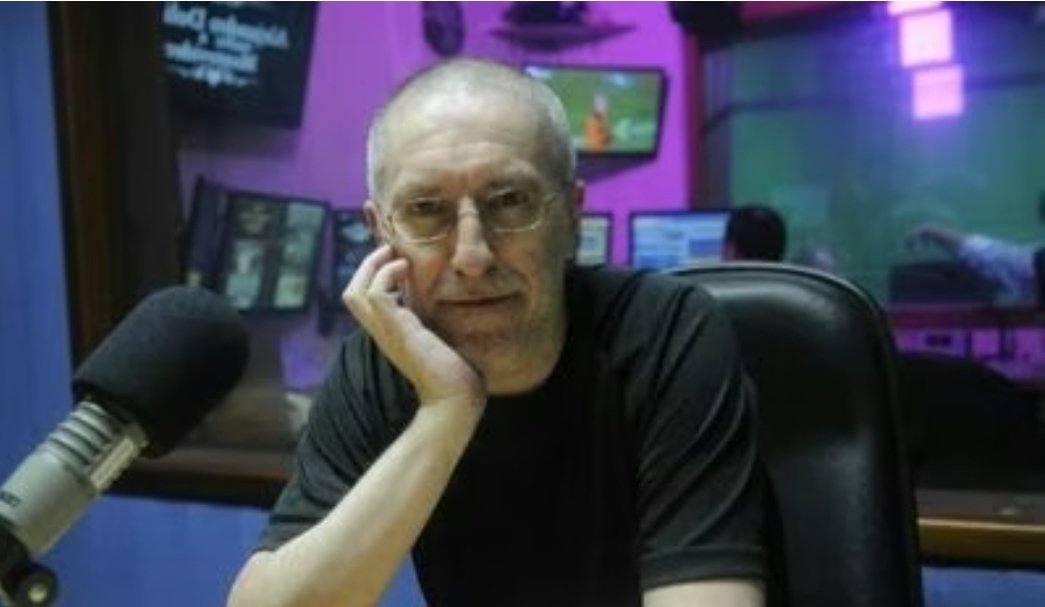 Jorge Nasser (@jorgenasser) on Twitter photo Fuiste un ser inesperado y así te  vas de este plano. Lo nuestro fue AMISTAD a primera vista. Periodista de raza, de ésos que incomodan al poder, melómano y códigos del barrio. Hicimos muchas cosas juntos, casi todas buenas . Volá alto Daniel, en tu ley como siempre 🖤 Fuiste un ser inesperado y así te  vas de este plano. Lo nuestro fue AMISTAD a primera vista. Periodista de raza, de ésos que incomodan al poder, melómano y códigos del barrio. Hicimos muchas cosas juntos, casi todas buenas . Volá alto Daniel, en tu ley como siempre 🖤