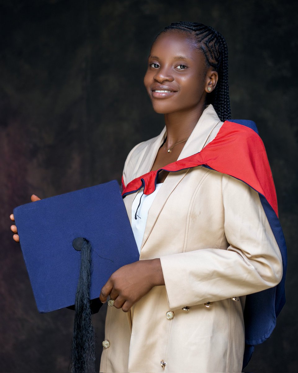 remilekun_babs's tweet image. BSc. Statistics in FUL
First Class (Hons) 
CGPA : 4.68/5.00
1. Best Graduating Student from Statistics 
2. First Female First Class Student 
3. First Female to Top the Department of Statistics 
4. Best Female Footballer in the Department (we almost won SUG Cup by the way 😂)
🎉❤️