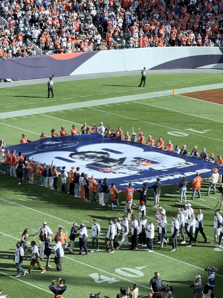 Broncos with a very cool flag honoring Demaryius Thomas’ induction into the Ring of Fame 