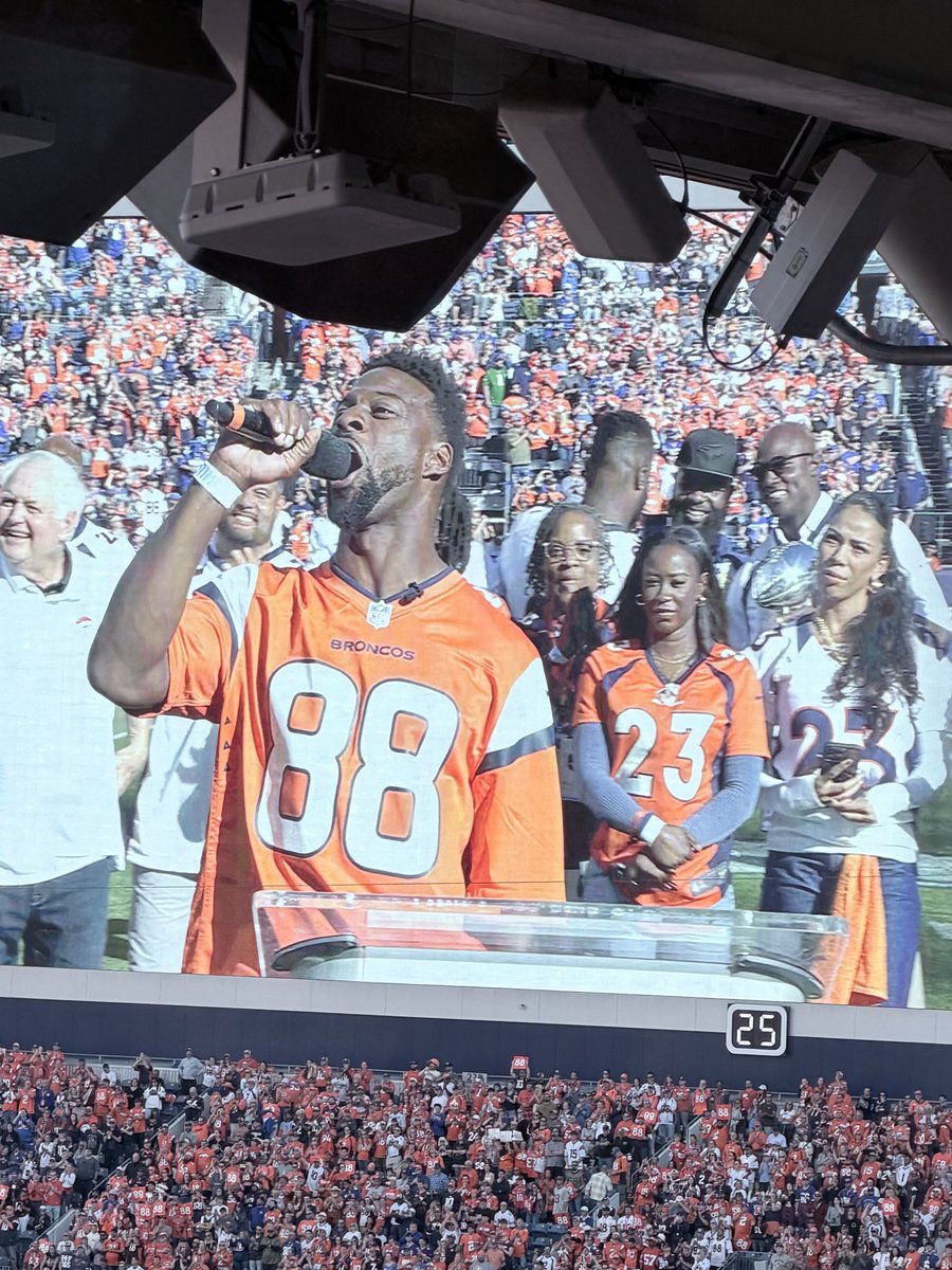 Emmanuel Sanders wearing a Demaryius Thomas 88 jersey instead of his Super Bowl jersey to honor DT 