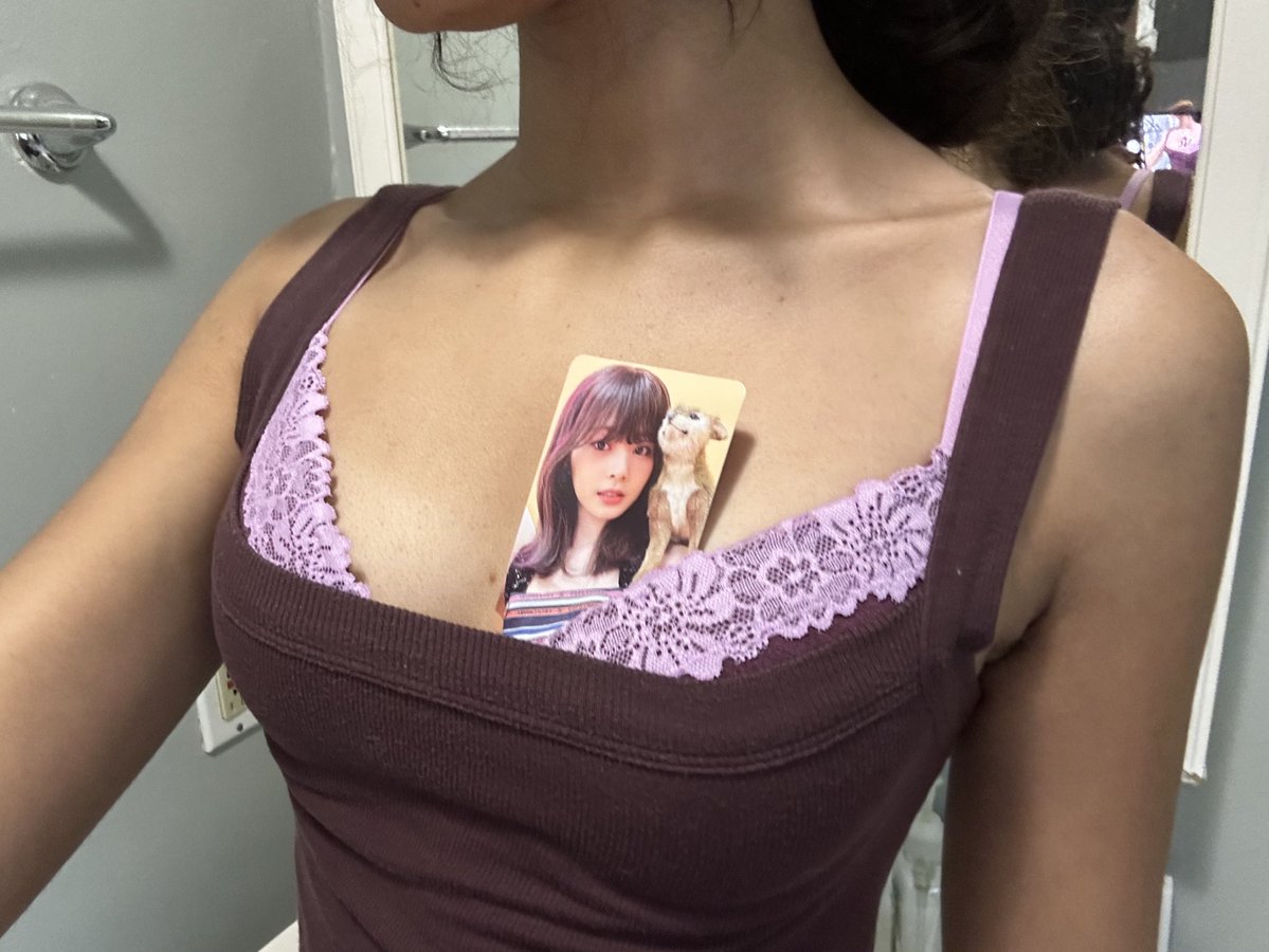 i slipped and got the tzuyu bra