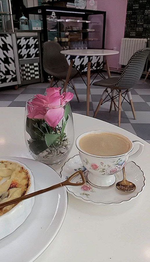 impressivePR's tweet image. Loving yourself isn't vanity, it's sanity.