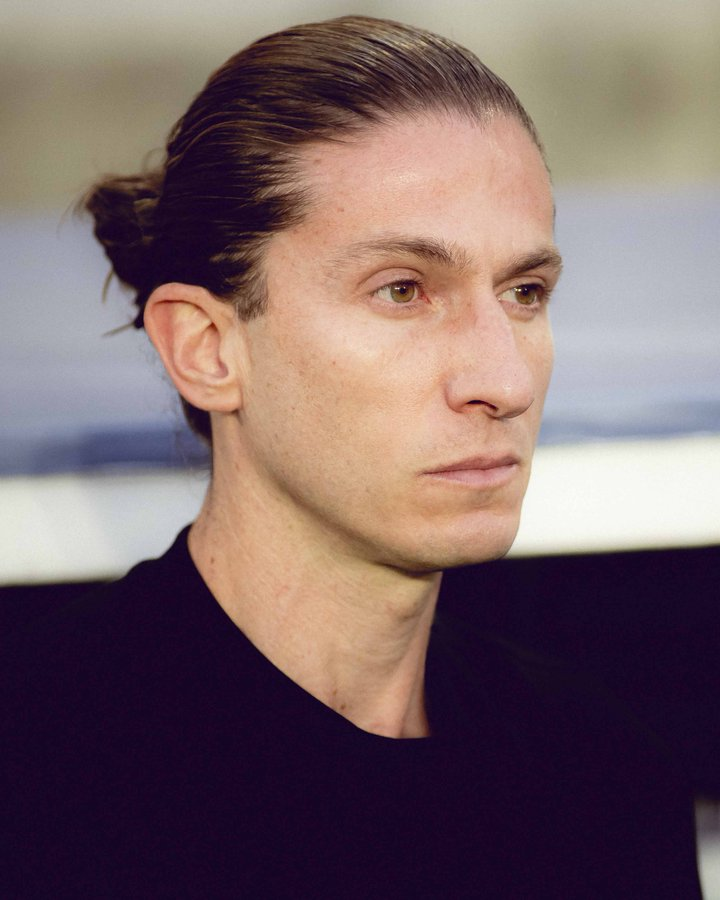 Wanderley's tweet photo. Filipe Luís: "Convenhamos... se tem uma equipe que não pode reclamar de arbitragem é o Palmeiras." @venecasagrande https://t.co/qmkMppc9GF