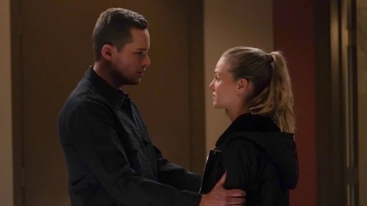 emgrace34's tweet photo. choose one ship (1) https://t.co/ND7rOGPpVx