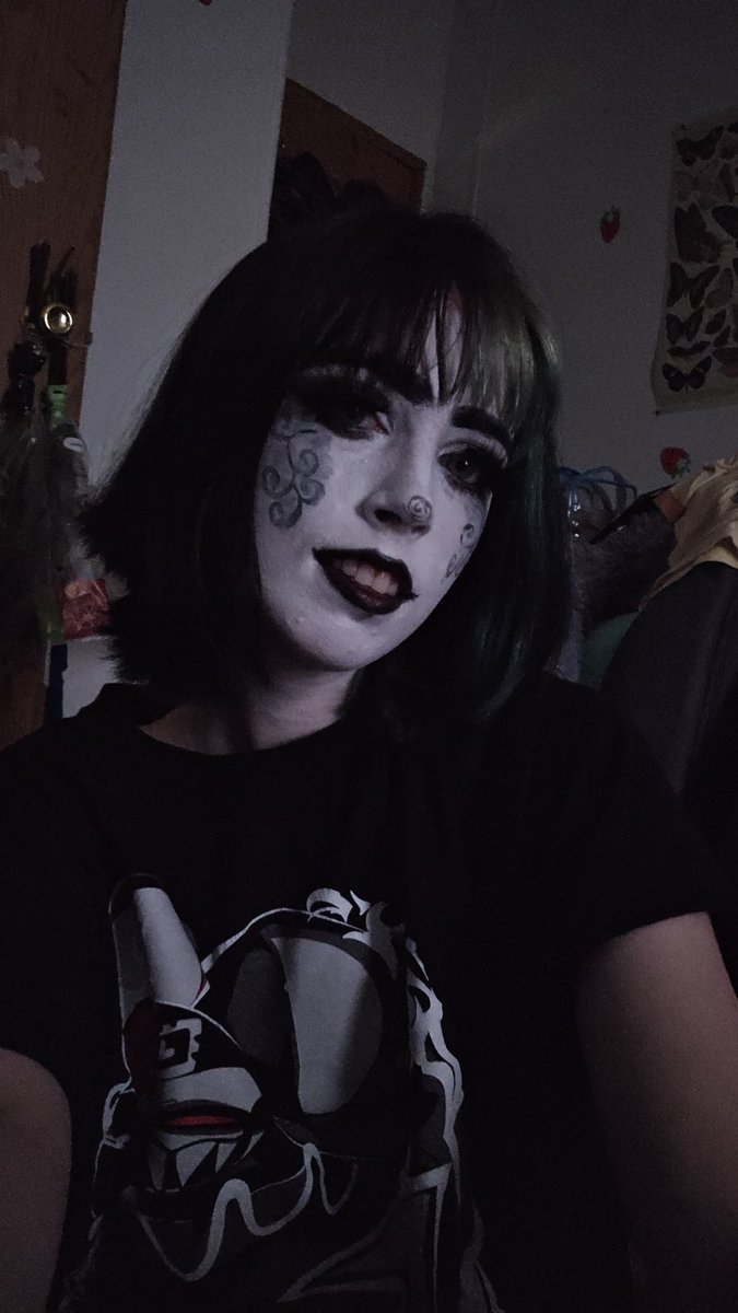 VirtualSarahh's tweet image. She doesn&apos;t even go here..